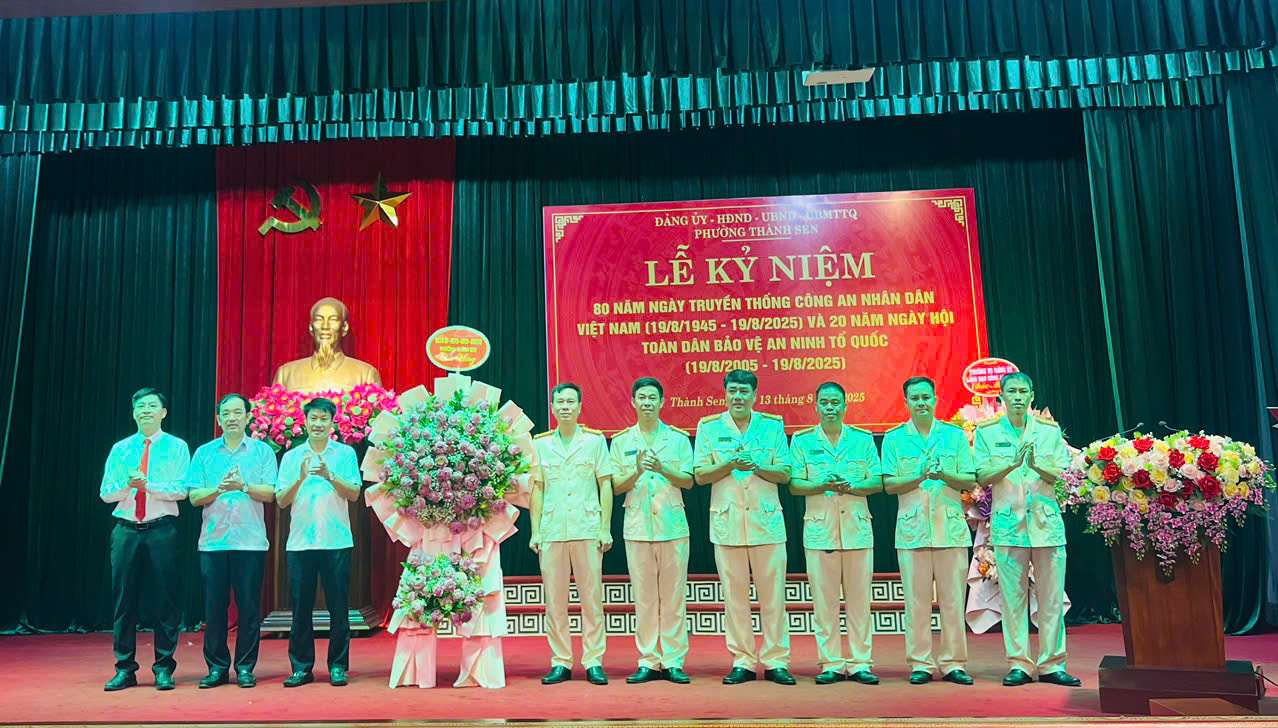 Phường Thành Sen long trọng tổ chức Lễ kỷ niệm 80 năm ngày Truyền thống Công an Nhân dân Việt Nam và 20 năm Ngày hội Toàn dân bảo vệ an ninh Tổ quốc