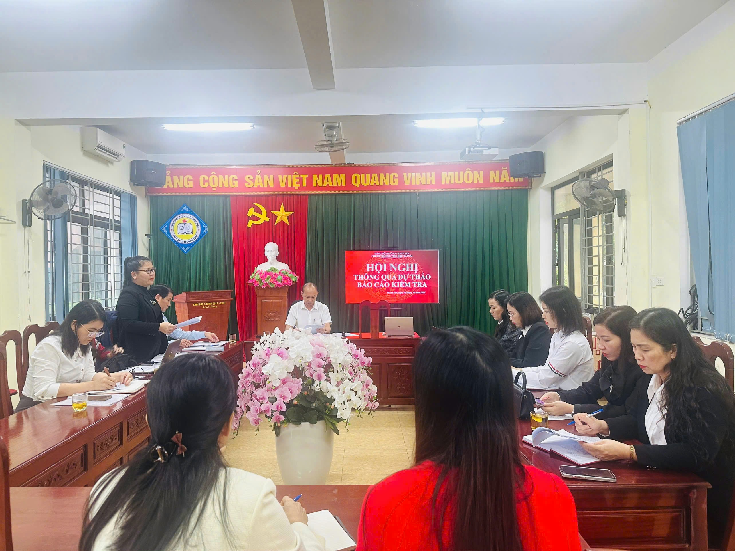   Một số giải pháp nâng cao chất lượng công tác kiểm tra, giám sát của các chi bộ