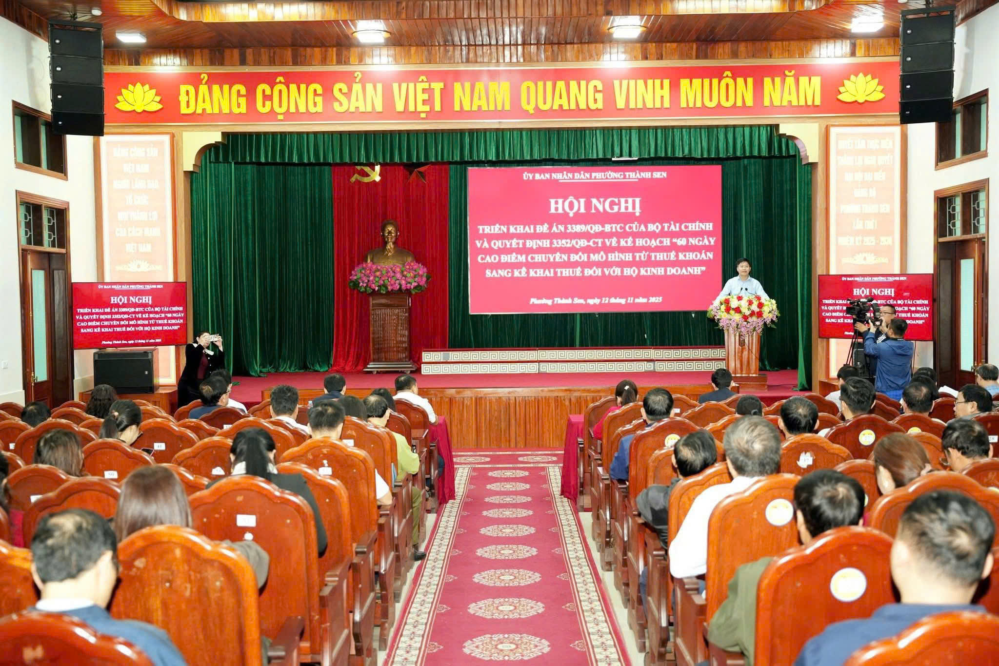 Phường Thành Sen triển khai đợt “60 ngày cao điểm” chuyển đổi mô hình từ thuế khoán sang kê khai thuế đối với hộ kinh doanh