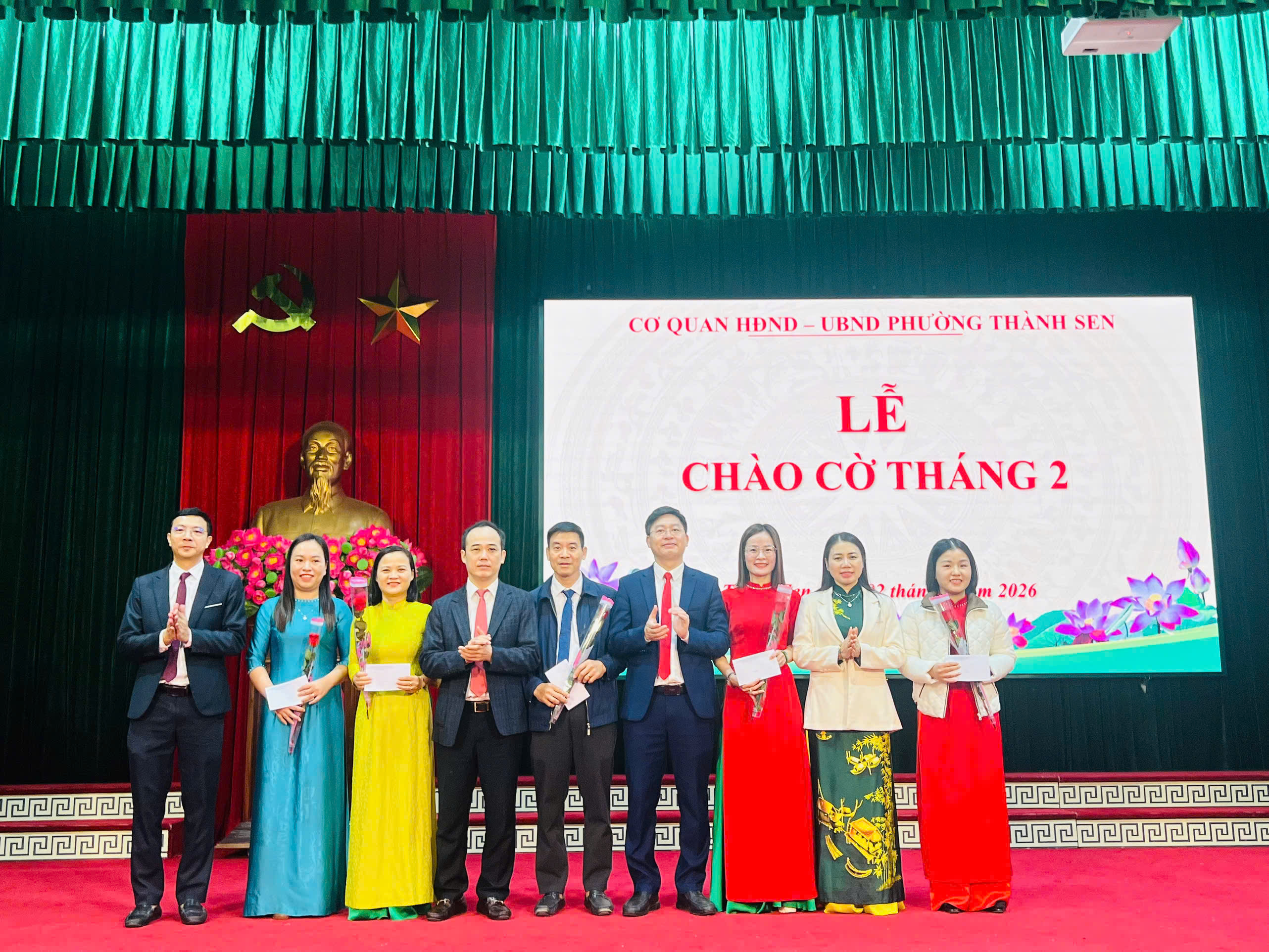 Phường Thành Sen tổ chức Lễ chào cờ tháng 2 năm 2026
