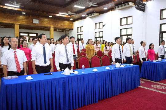 Cơ quan HĐND-UBND phường Thành Sen chào cờ đầu tháng 10/2026