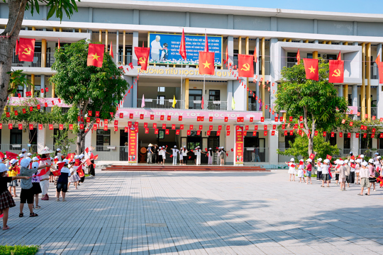 Không khí rộn ràng chuẩn bị cho ngày khai giảng năm học mới 