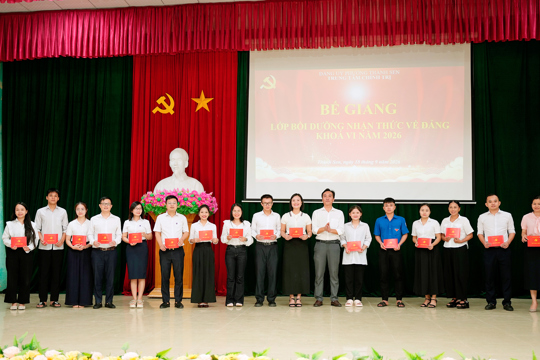 Trung tâm Chính trị phường Thành Sen bế giảng lớp bồi dưỡng nhận thức về Đảng