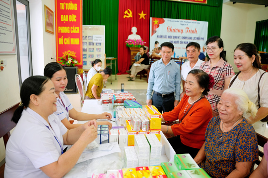 Phường Thành Sen đẩy mạnh Chương trình khám sức khoẻ toàn dân
